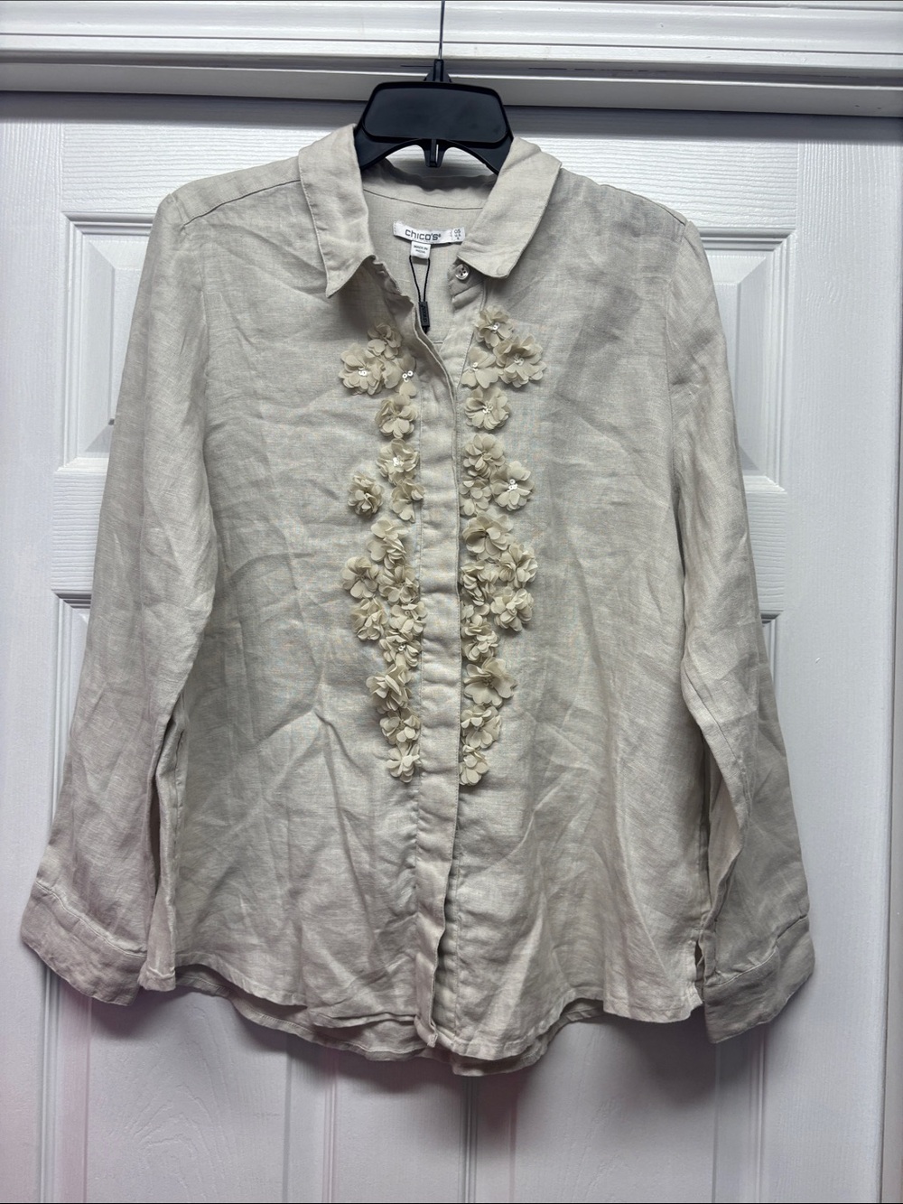Chico's Romantic Cream Linen Button Shirt Floral Appliqué & Sequins .5 (Sz 6)